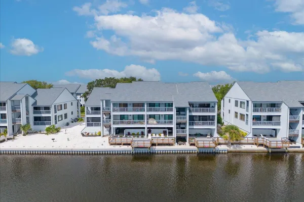 817 BAHIA DEL SOL DR 40