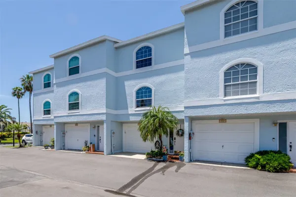 751 PINELLAS BAYWAY S 208