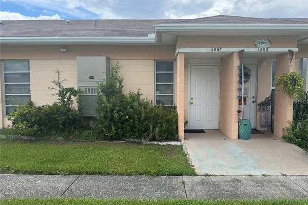 4607 CLUB CIR