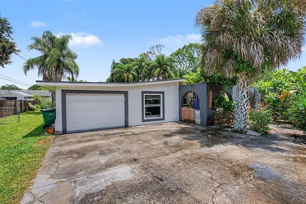 2767 BELLE HAVEN DR