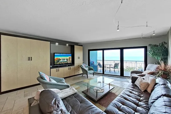 19440 GULF BLVD 104
