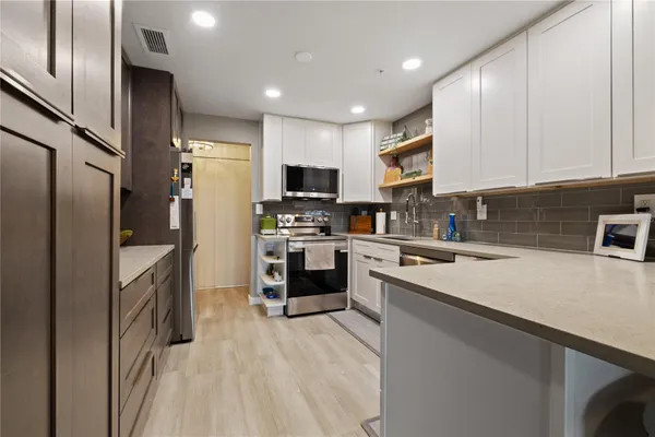 2780 N RIVERSIDE DR 805