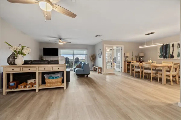 2780 N RIVERSIDE DR 805