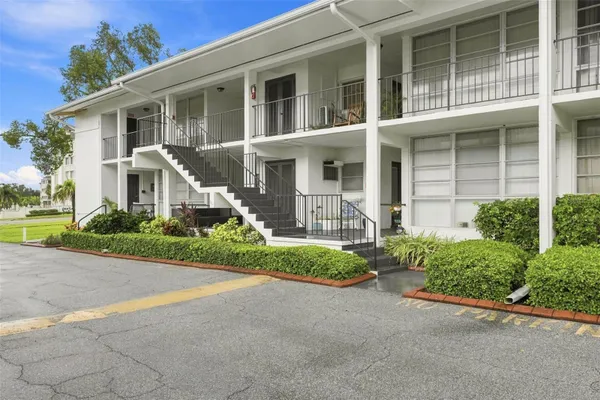2950 W BAY DR B1