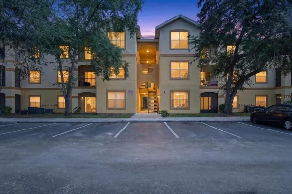 5608 PINNACLE HEIGHTS CIR 305