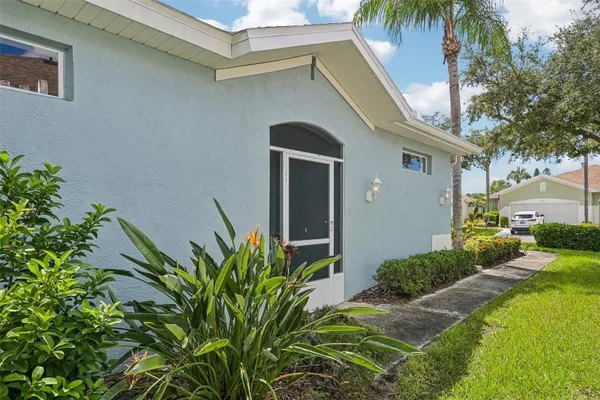 1230 HUNTINGTON GREENS DR