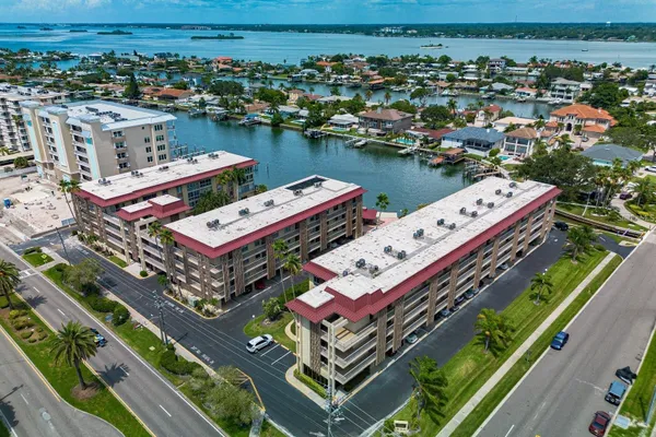 105 ISLAND WAY 138