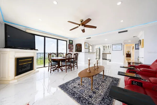 1501 GULF BLVD 305