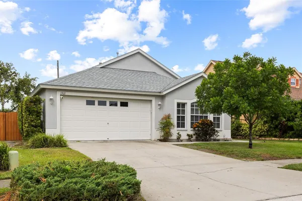 1702 MEADOW OAK LN