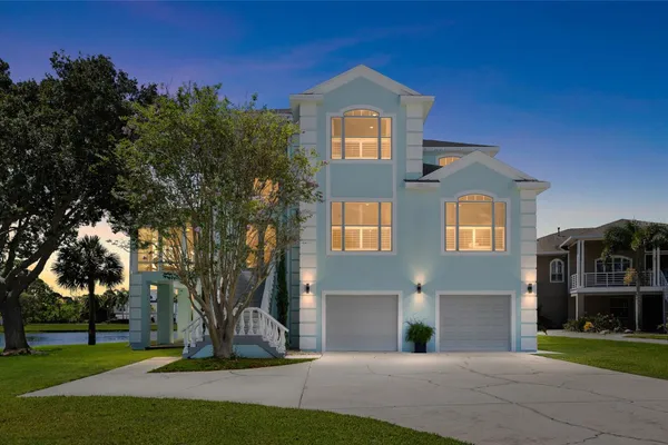 2106 PELICAN CT
