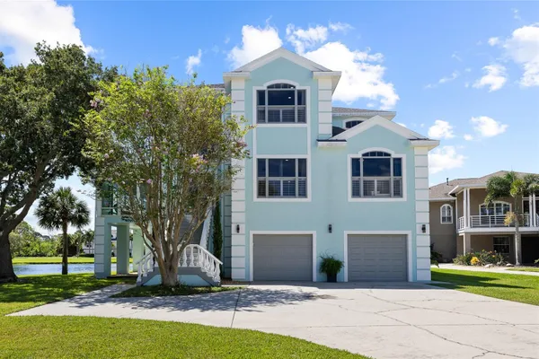 2106 PELICAN CT