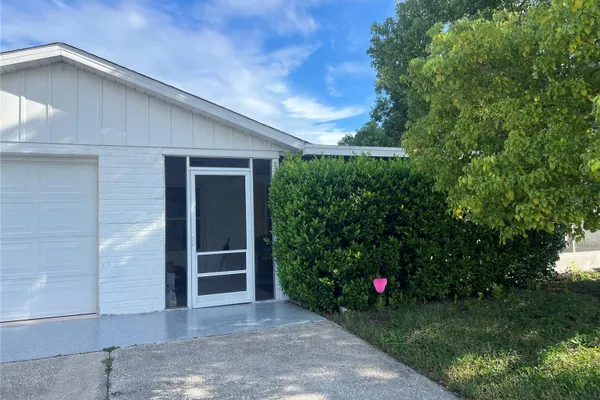 6211 MORAY AVE