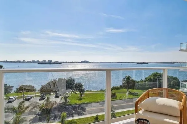 1020 SUNSET POINT RD 505