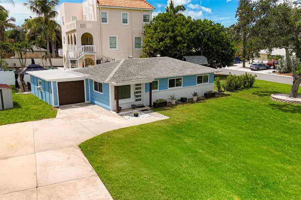 3982 POINSETTIA DR