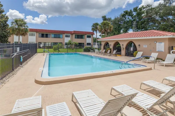 1750 BELLEAIR FOREST DR A8