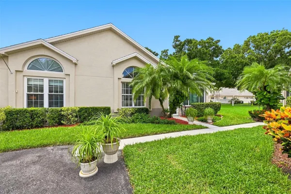 1131 GOLFVIEW WOODS DR