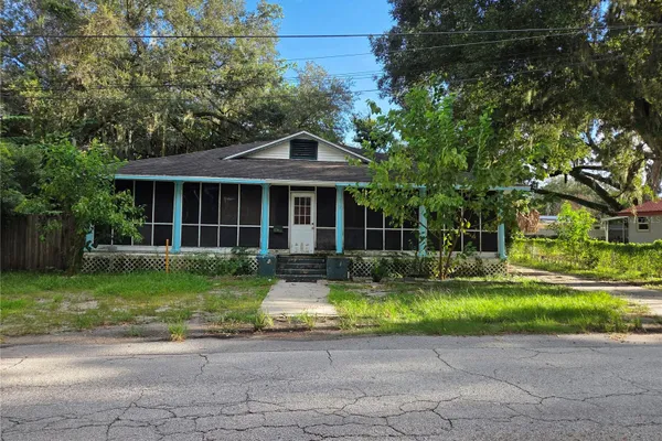 113 W STRICKLAND ST