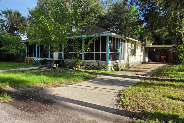 113 W STRICKLAND ST