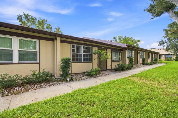 11231 DOLLAR LAKE DR 4