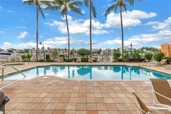650 PINELLAS BAYWAY 2101