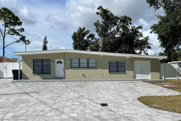 2307 W HAMILTON AVE