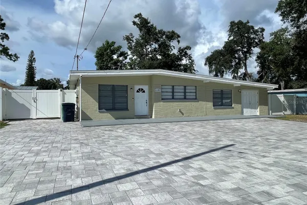 2307 W HAMILTON AVE