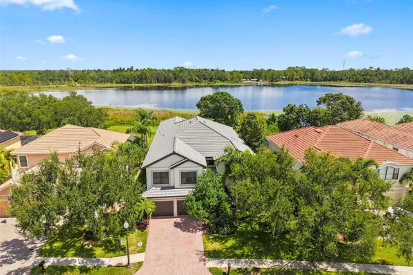 2707 LAKEBREEZE LN