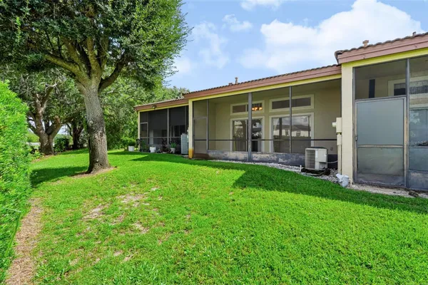 3176 TAMARIND CIR 19