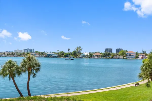 7912 SAILBOAT KEY BLVD 201