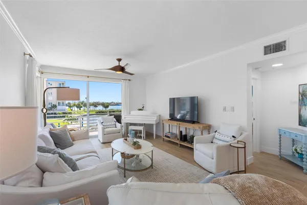 7912 SAILBOAT KEY BLVD 201