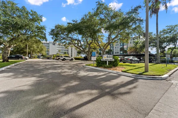 610 ISLAND WAY 408