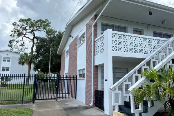 1000 79TH AVE 102
