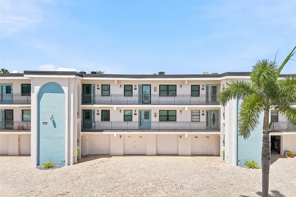 11901 LAGOON LN 202