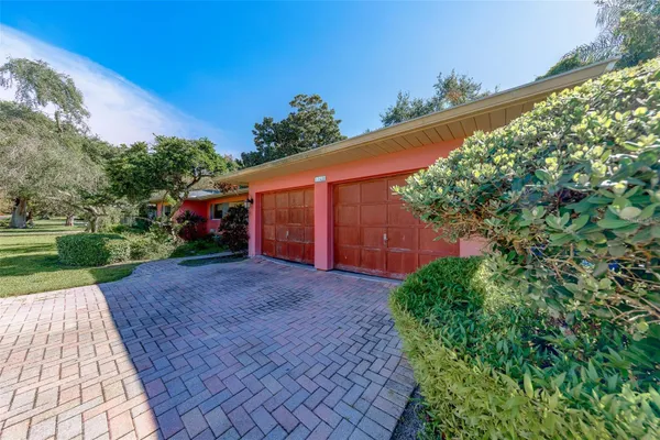 1105 WOODCREST AVE