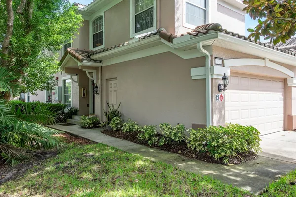 899 LANTERN WAY 201