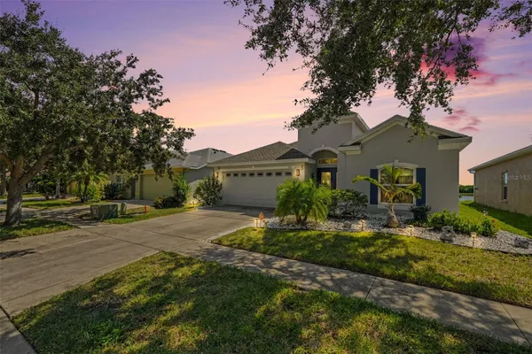903 PARKER DEN DR