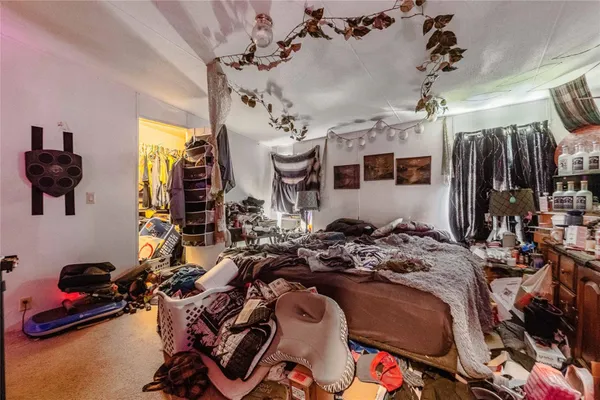 2500 ISLAND OAKS