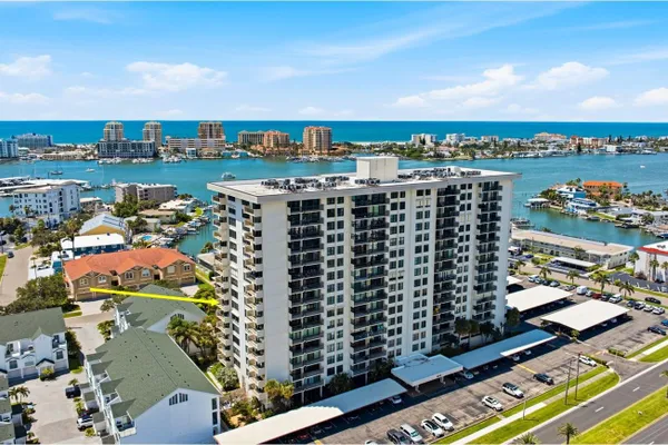 400 ISLAND WAY 701