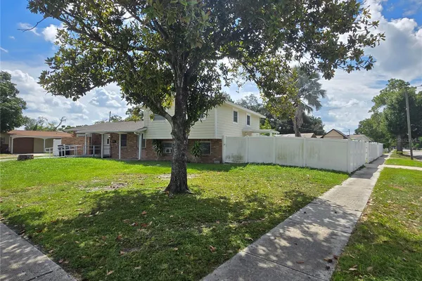 7710 W HANNA AVE
