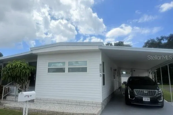 10548 PALM DR 5