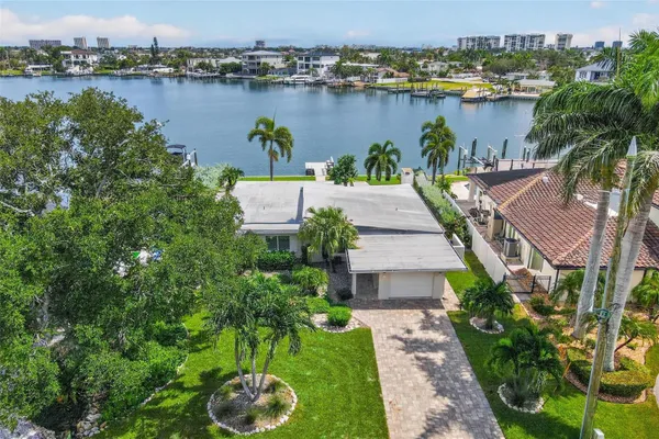 53 DOLPHIN DR