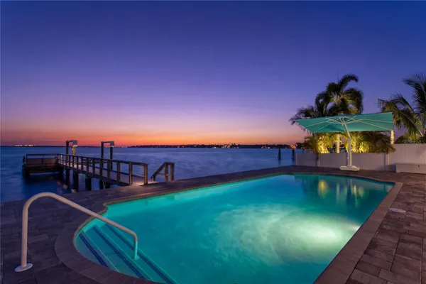 7989 CAUSEWAY BLVD