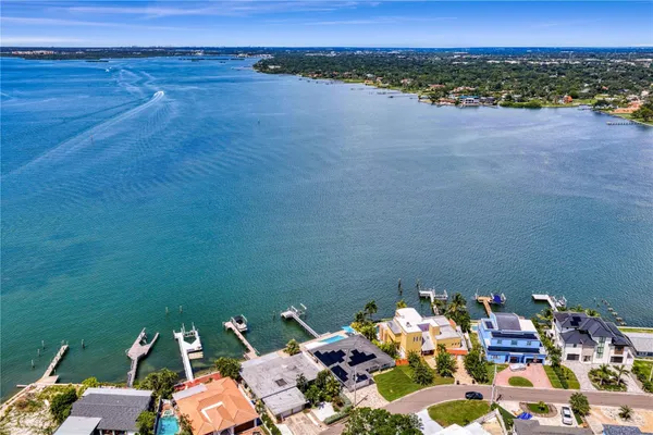 7989 CAUSEWAY BLVD