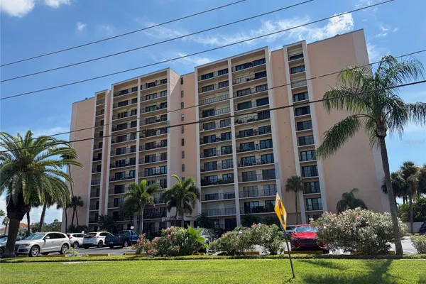 51 ISLAND WAY 801