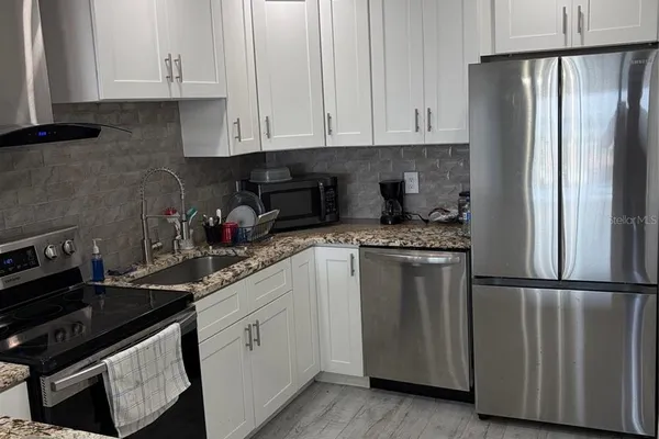 51 ISLAND WAY 801