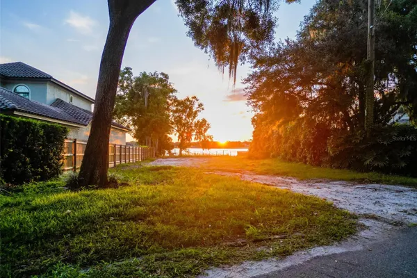 14808 LAKE MAGDALENE CIR
