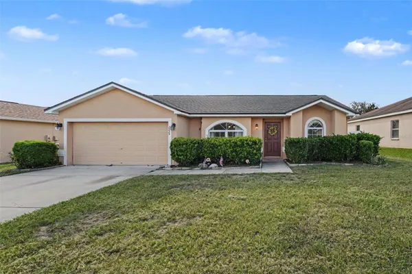 2225 BLUEBIRD AVE