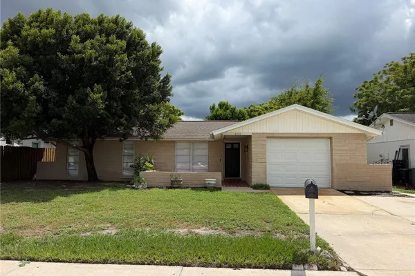 6810 EL CAMINO PALOMA ST