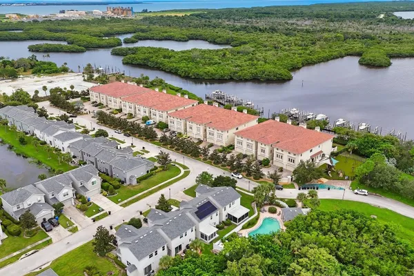 1022 PASEO DEL RIO NE 1022
