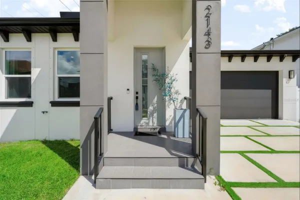 2143 W SAINT CONRAD ST